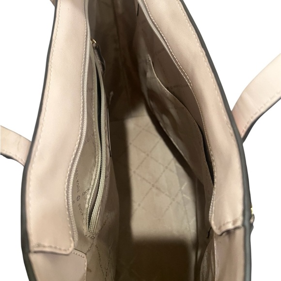 Michael Kors Pink Tote Bag with Gold Accents - Picture 4 of 7